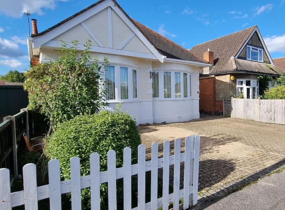 Cosy Bournemouth Bungalow Ferndown Exteriér fotografie